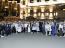 Православная молодежь столицы приняла участие в молебне у мощей блаженной Матроны Московской