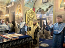 Епископ Истринский Серафим возглавил престольный праздник в храме Рождества Пресвятой Богородицы во Владыкине