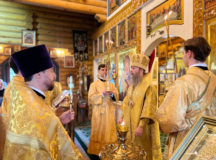 Епископ Павлово-Посадский Силуан совершил Литургию в храме преподобного Сергия Радонежского в детском доме «Молодая гвардия» во Внукове
