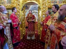 Митрополит Волоколамский Антоний возглавил Литургию на Черниговском подворье
