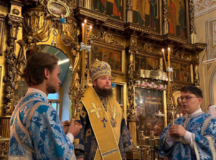 Епископ Истринский Серафим возглавил престольный праздник в храме Покрова Пресвятой Богородицы на Лыщиковой горе