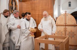 Митрополит Каширский Феогност совершил чин великого освящения храма Преображения Господня в Нагатине-Садовниках