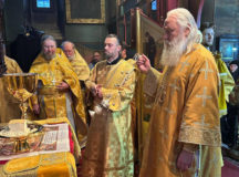 Митрополит Каширский Феогност совершил Литургию в храме Рождества Пресвятой Богородицы в Старом Симонове