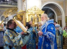 В канун праздника Казанской иконы Божией Матери Святейший Патриарх Кирилл совершил всенощное бдение в Богоявленском кафедральном соборе