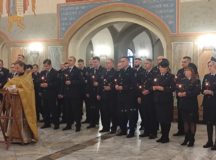Молебен ко Дню сотрудника органов внутренних дел РФ совершили в храме Живоначальной Троицы в Троицке