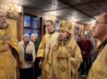 Епископ Истринский Серафим возглавил Литургию в храме святителя Тихона в Люблине