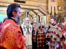 Митрополит Каширский Феогност возглавил престольный праздник храма Новомучеников и исповедников Российских в Бутове