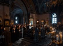 Митрополит Воскресенский Григорий совершил повечерие с чтением Великого канона прп. Андрея Критского в Покровском ставропигиальном монастыре