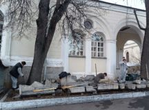 Работы по реставрации и консервации некрополя начались в Иоанно-Предтеченском монастыре