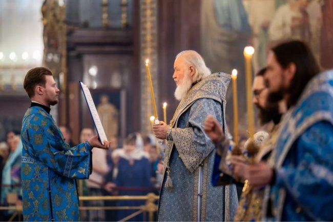 В канун Субботы Акафиста Святейший Патриарх Кирилл совершил утреню с чтением акафиста Пресвятой Богородице в Храме Христа Спасителя