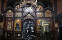 Архиепископ Одинцовский Фома совершил Литургию Преждеосвященных Даров в храме Трех святителей в Раменках
