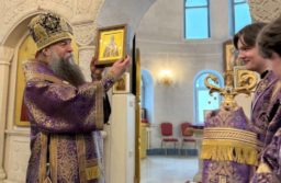 Епископ Егорьевский Мефодий возглавил престольный праздник храма священномученика Ермогена в Гольянове