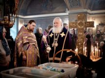 Митрополит Каширский Феогност совершил Литургию в храме Рождества Пресвятой Богородицы в Старом Симонове