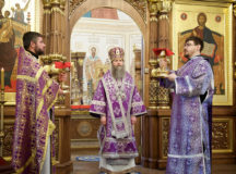Епископ Павлово-Посадский Силуан совершил Литургию в храме Успения Пресвятой Богородицы в Филимонках