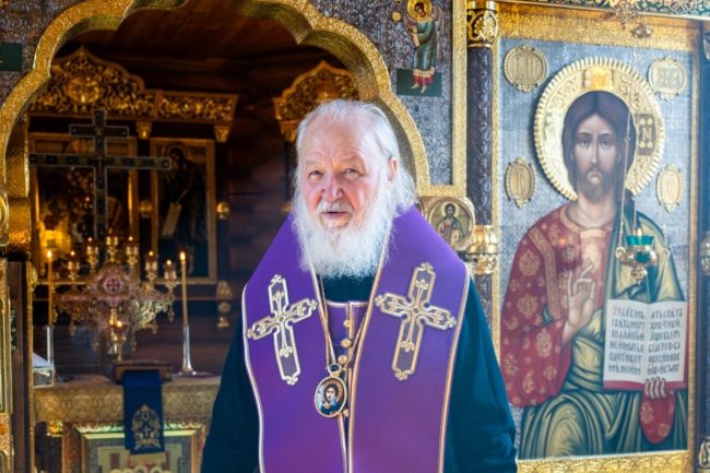 Святейший Патриарх Кирилл в день 50-летия архиерейской хиротонии молился за Литургией в Александро-Невском скиту близ Переделкина