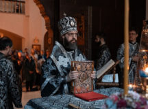 Архиепископ Зеленоградский Савва совершил Литургию Преждеосвященных Даров в Никольском храме в Щукине