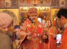 Архиепископ Одинцовский Фома совершил пасхальную вечерню и утреню в храме Живоначальной Троицы в Троице-Голенищеве