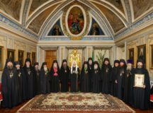 Предстоятель Русской Церкви вручил награды насельникам и клирикам Троице-Сергиевой лавры