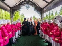 В Неделю 5-ю по Пасхе Святейший Патриарх Кирилл совершил Литургию на подворье Покровского ставропигиального монастыря в Троице-Лыкове