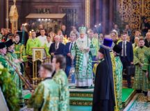 В канун праздника Святой Троицы Святейший Патриарх Кирилл совершил всенощное бдение в Храме Христа Спасителя