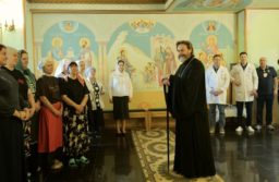 Архиепископ Одинцовский Фома совершил Литургию храме Живоначальной Троицы при НПЦ им. В.Ф. Войно-Ясенецкого