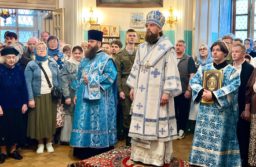Митрополит Звенигородский Арсений возглавил Литургию в храме Владимирской иконы Божией Матери в Виноградове