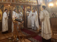 Епископ Павлово-Посадский Силуан совершил Литургию в храме Новомучеников и исповедников Российских в Коммунарке
