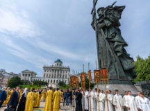 В День Крещения Руси Предстоятель Русской Церкви совершил торжественный молебен у памятника равноапостольному князю Владимиру на Боровицкой площади