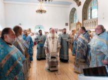 Митрополит Каширский Феогност совершил Литургию в храме Тихвинской иконы Божией Матери при больнице святителя Алексия