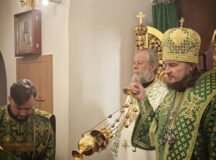 Архиерейское богослужение состоялось в храме Живоначальной Троицы в Конькове