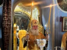 Митрополит Каширский Феогност совершил Литургию в храме иконы Божией Матери «Живоносный Источник» в Царицыне