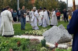 Архиепископ Зеленоградский Савва совершил чин освящения закладного камня в основание храма Архистратига Божия Михаила в Куркине