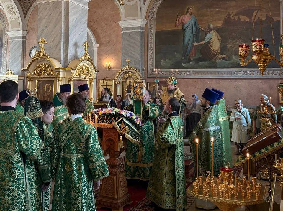 Епископ Истринский Серафим возглавил престольные торжества в храме преподобного Симеона Столпника за Яузой