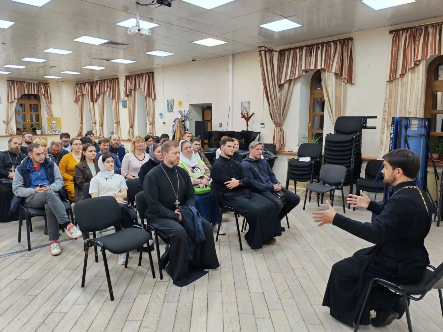 Состоялось собрание Молодежного совета Западного викариатства